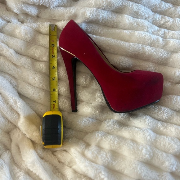 Red High Heels - Picture 9 of 9